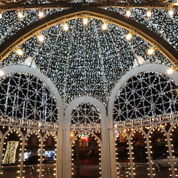 Detalhe da peça coreto luminoso visitável