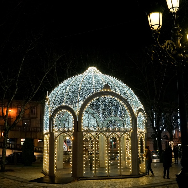 Coreto luminoso visitável